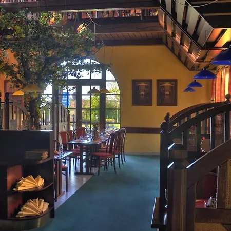 爱赛特酒店 酒店 塔博尔