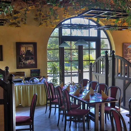 Hotel Elzet 3*
